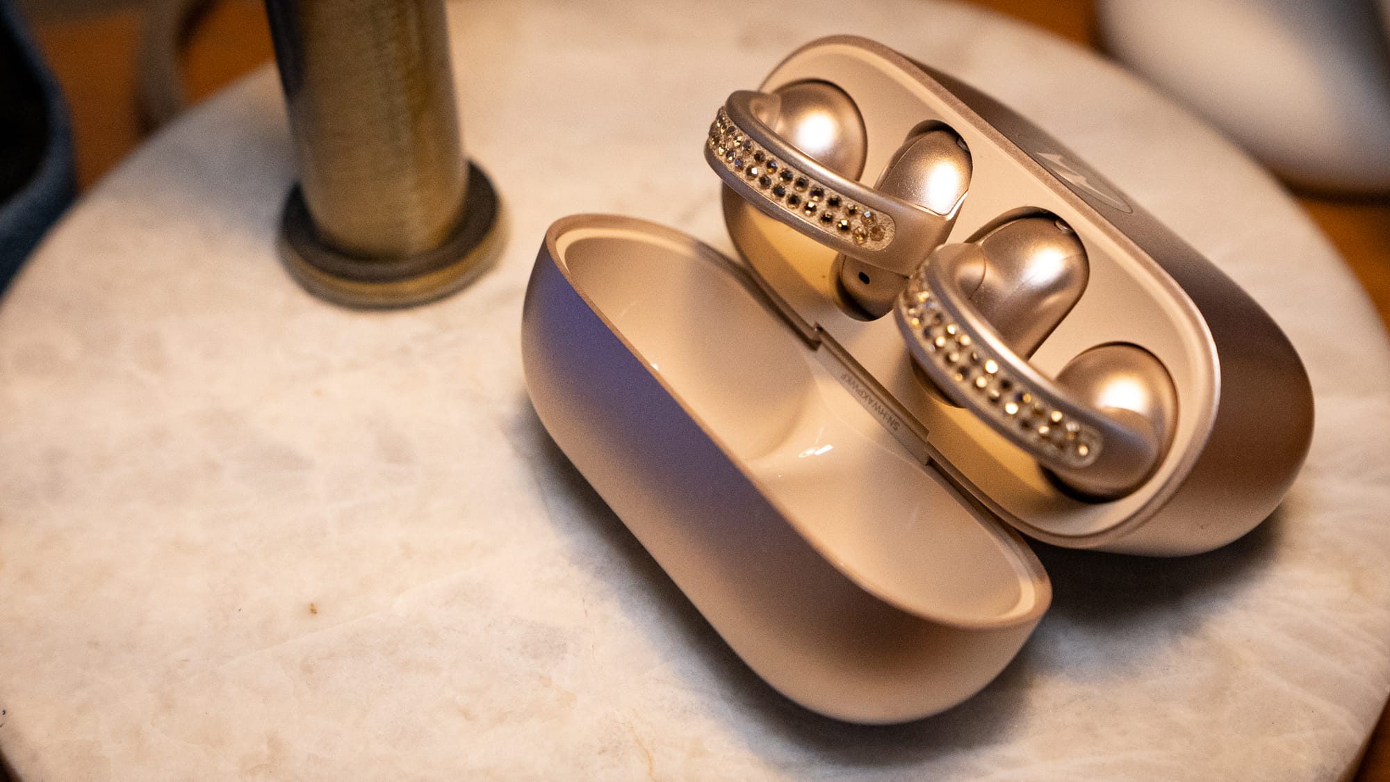 A photo of the Moto Buds Loop.